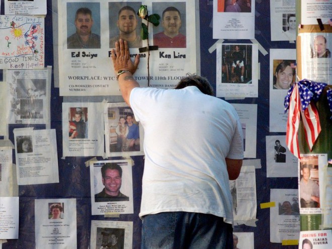 23 bức ảnh nhuốm màu đau thương vụ khủng bố 11/9 - Ảnh 16.