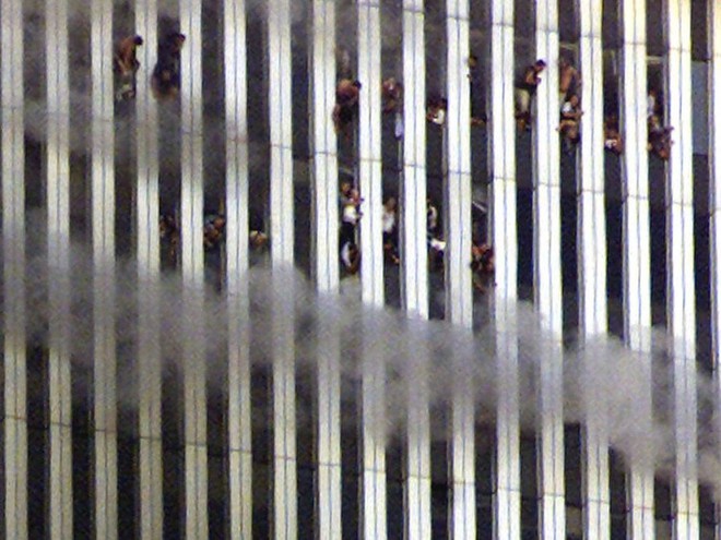 23 bức ảnh nhuốm màu đau thương vụ khủng bố 11/9 - Ảnh 5.