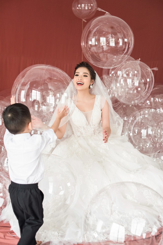 Hoa hậu Phan Hoàng Thu làm cô dâu lộng lẫy - Ảnh 7.