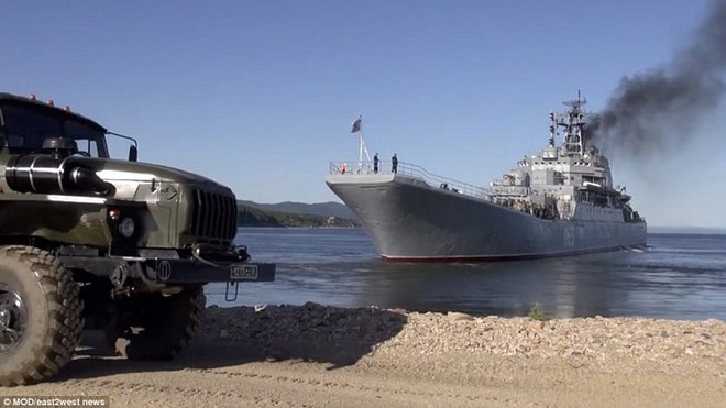 Chùm ảnh: Sức mạnh quân sự Nga trong tập trận Vostok-2018 - Ảnh 7.