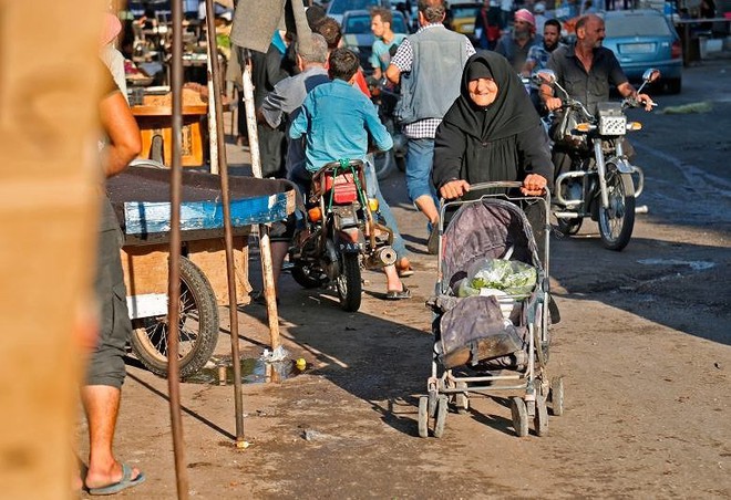 [ẢNH] Tình cảnh khốn cùng của người dân Idlib trước giờ G chết chóc - Ảnh 1.