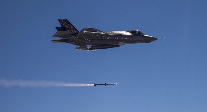 Mỹ đe dọa điều siêu tiêm kích F-35B tấn công Syria, Nga lập tức phản pháo - Ảnh 1.