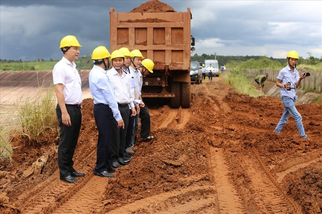 Sụt lún tại khoang 2 hồ bùn đỏ Nhà máy Alumin Nhân Cơ - Ảnh 1.