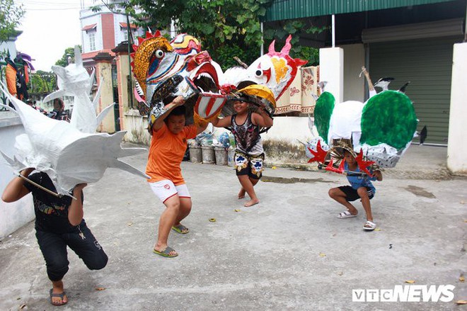 Gần đến Tết Trung thu, nghệ nhân nhí làm đầu sư tử bội thu - Ảnh 11.