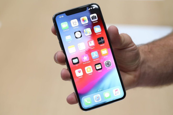 Khổ thân iPhone 2018, vừa ra mắt đã bị hãng smartphone Top 2 thế giới chê thẳng mặt - Ảnh 3.