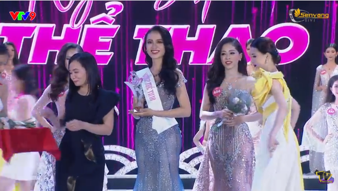 Trần Tiểu Vy đánh bại 43 thí sinh, đăng quang Hoa hậu Việt Nam 2018 - Ảnh 11.