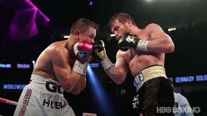 Canelo Alvarez đánh bại Gennady Golovkin trong trận tranh đai siêu kịch tính - Ảnh 12.