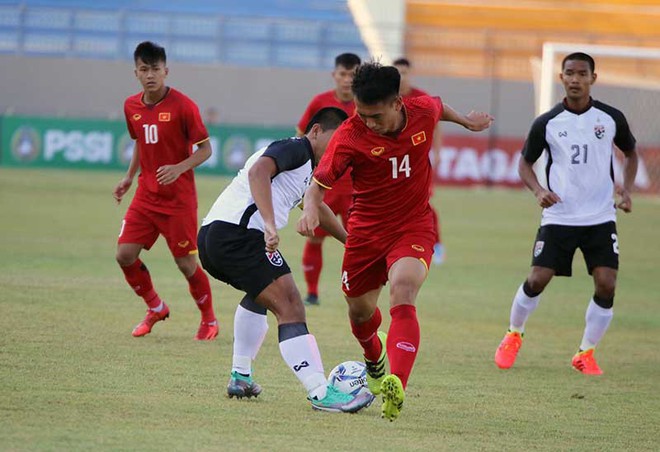 Mối nguy lớn ẩn sau màn thua “lấm lưng trắng bụng” của U19 Việt Nam - Ảnh 1.