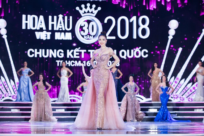 Người đẹp 18 tuổi Trần Tiểu Vy đăng quang Hoa hậu Việt Nam 2018 - Ảnh 32.