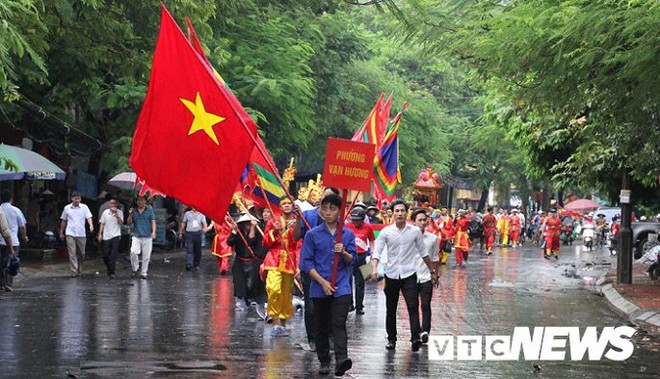 Ảnh: Đồ Sơn trống giong cờ mở khai mạc Lễ hội chọi trâu 2018 - Ảnh 1.