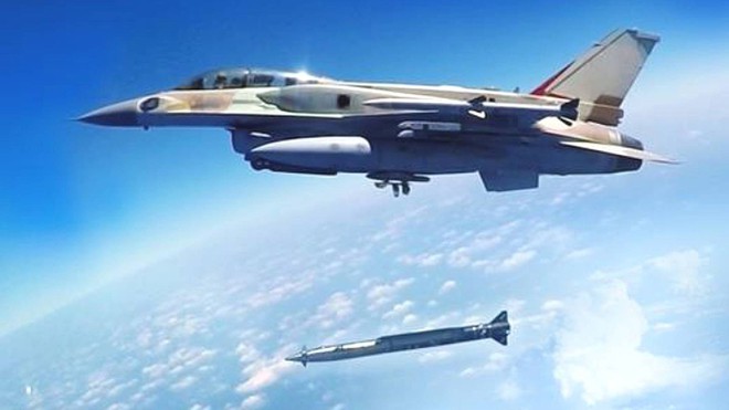 Syria oằn mình hứng chịu tên lửa Pháp-Israel, Nga mất máy bay IL-20: Thảm họa đau đớn - Ảnh 2.