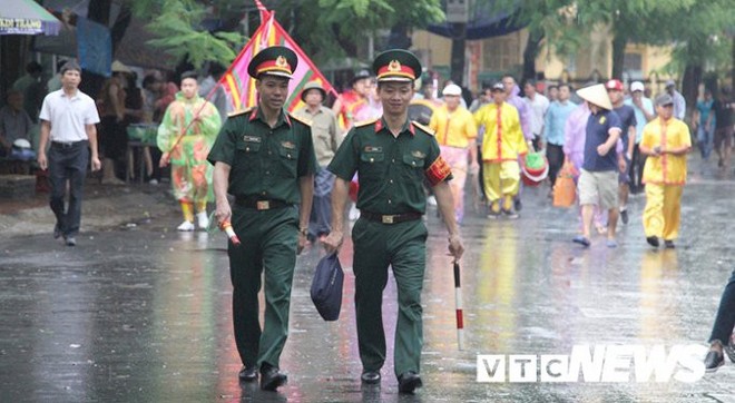 Ảnh: Đồ Sơn trống giong cờ mở khai mạc Lễ hội chọi trâu 2018 - Ảnh 6.