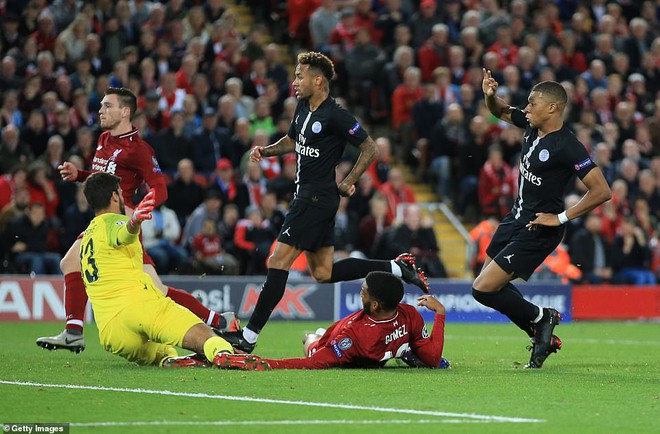Rượt đuổi hơn phim hành động, Liverpool xé toang Anfield bằng trận cầu ngập tràn cảm xúc - Ảnh 2.