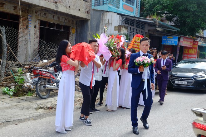 Cận cảnh lễ thành hôn đặc biệt của cô dâu 61 tuổi với chú rể 26 tuổi ở Cao Bằng - Ảnh 3.