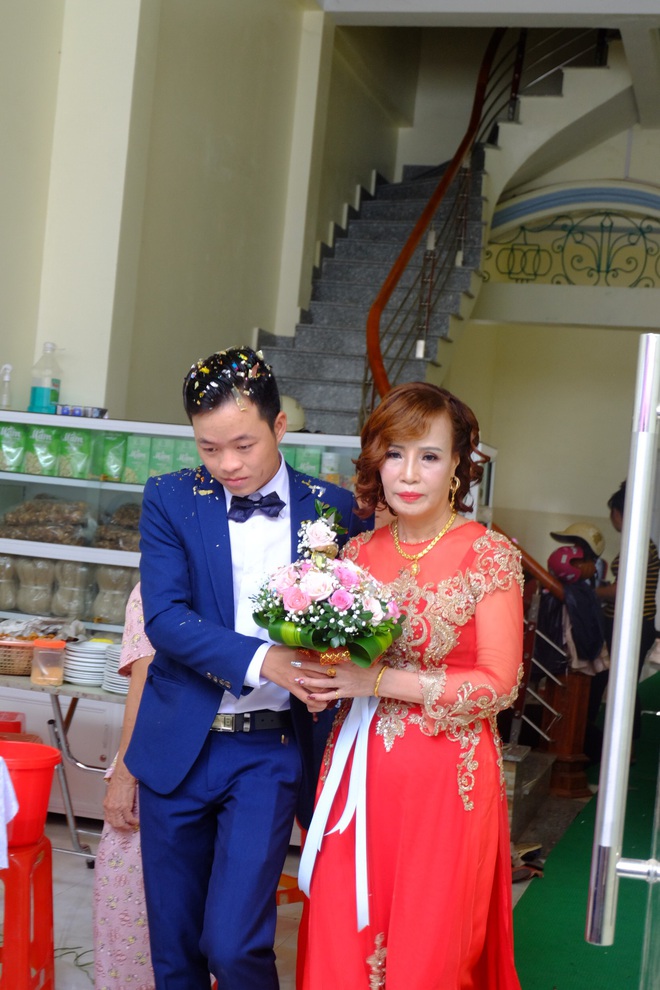 Cận cảnh lễ thành hôn đặc biệt của cô dâu 61 tuổi với chú rể 26 tuổi ở Cao Bằng - Ảnh 8.