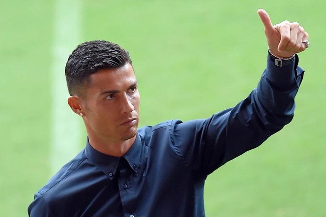 Vì mua Ronaldo, Juventus sẽ bị UEFA điều tra - Ảnh 1.