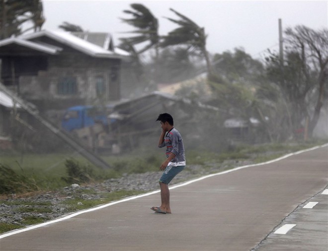 Những hình ảnh ghi lại sự ác liệt của Mangkhut - siêu bão mạnh nhất thế giới trong năm nay - Ảnh 14.