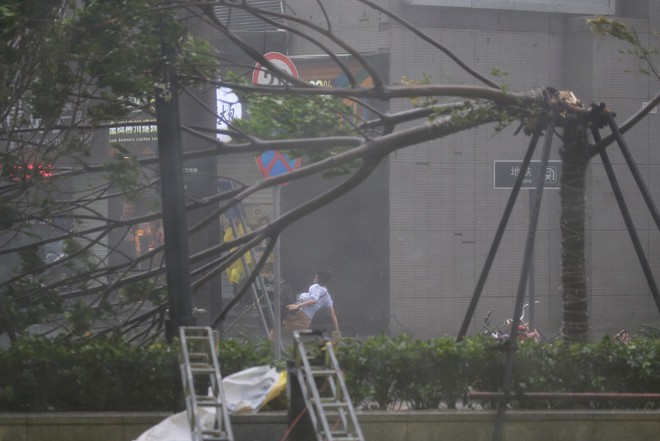 Những hình ảnh ghi lại sự ác liệt của Mangkhut - siêu bão mạnh nhất thế giới trong năm nay - Ảnh 21.