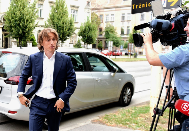Đang chờ án từ quê nhà, Luka Modric tiếp tục dính án tù ở Tây Ban Nha - Ảnh 2.