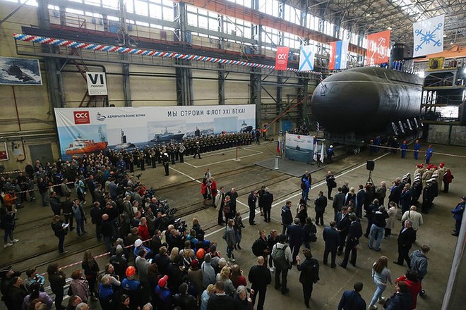 Cận cảnh tàu ngầm tàng hình “bóng ma trên biển” Kronshtadt của Nga - Ảnh 3.