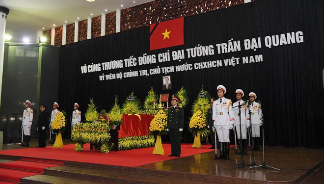 1.500 đoàn với khoảng 50.000 người đến viếng cố Chủ tịch nước Trần Đại Quang - Ảnh 1.