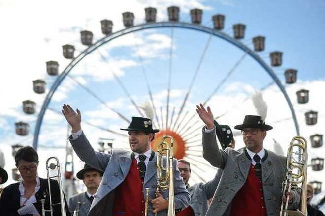 Những hình ảnh ấn tượng trong lễ hội bia Oktoberfest lớn nhất thế giới - Ảnh 8.