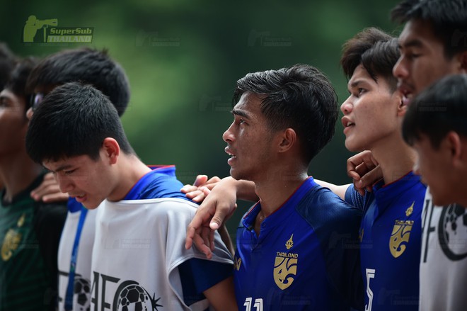 Cầu thủ Thái Lan đẫm nước mắt sau khi bị loại đầy tiếc nuối khỏi sân chơi châu Á - Ảnh 4.