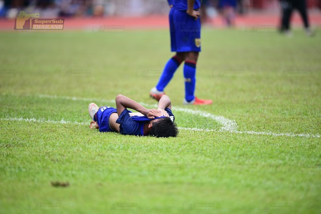 Cầu thủ Thái Lan đẫm nước mắt sau khi bị loại đầy tiếc nuối khỏi sân chơi châu Á - Ảnh 7.