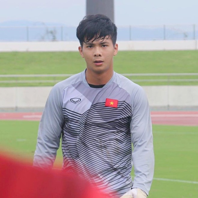 Chàng thủ môn của U19 Việt Nam điển trai, tài năng không kém Bùi Tiến Dũng - Ảnh 7.