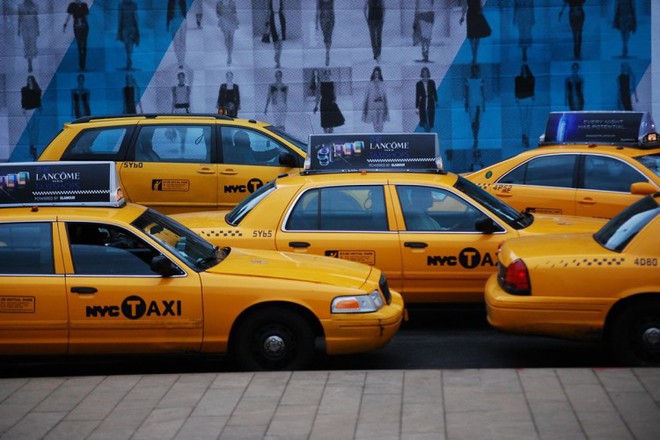 Tại sao taxi thường được sơn màu vàng? - Ảnh 4.