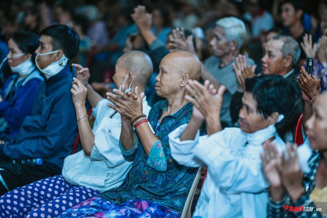 Ngọc Sơn lần đầu tổ chức lễ nhận con nuôi Duy Cường tại chùa - Ảnh 13.