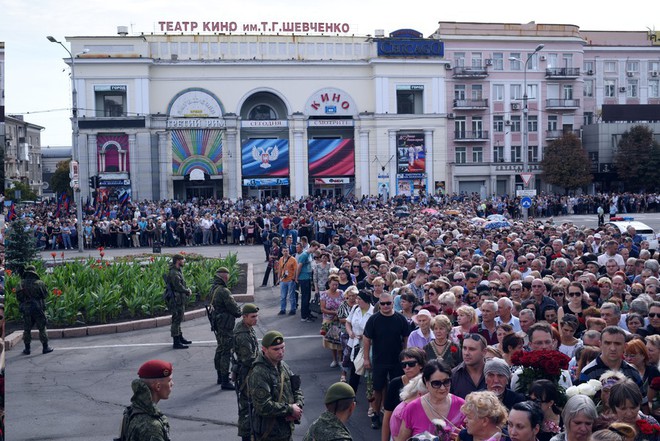 Đông Ukraine trước cuộc đổ máu mới sau vụ ám sát thủ lĩnh Donetsk - Ảnh 2.