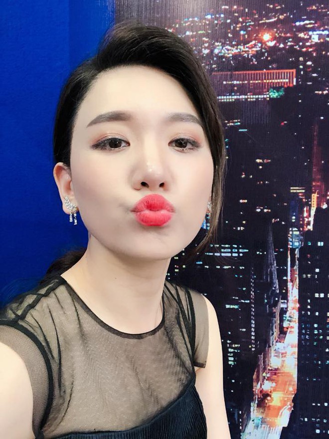 Hari Won - Nhã Phương: Vợ của 2 danh hài hot nhất showbiz Việt lại có 1 điểm chung nhan sắc mà không phải ai cũng biết - Ảnh 24.