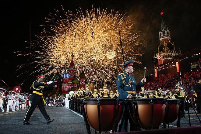 Hoành tráng Festival quân nhạc quốc tế tại Quảng trường Đỏ của Nga - Ảnh 1.