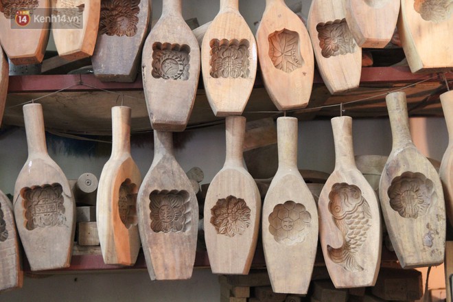 Ghé thăm người đàn ông 35 năm đẽo đục khuôn bánh Trung thu ở Hà Nội: Một khuôn gỗ đắt nhất giá 5 triệu - Ảnh 6.