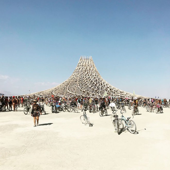 Chùm ảnh: Lễ hội hoang dại Burning Man 2018 sẽ khiến bạn ngỡ như đang lạc vào một bộ phim khoa học viễn tưởng - Ảnh 13.