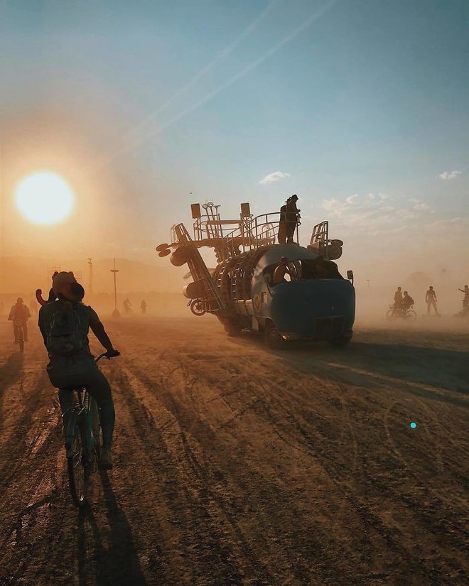 Chùm ảnh: Lễ hội hoang dại Burning Man 2018 sẽ khiến bạn ngỡ như đang lạc vào một bộ phim khoa học viễn tưởng - Ảnh 4.