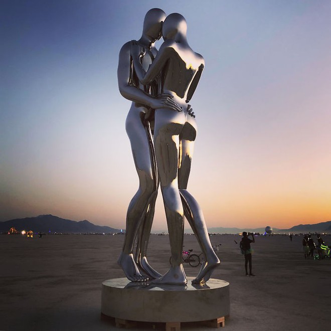 Chùm ảnh: Lễ hội hoang dại Burning Man 2018 sẽ khiến bạn ngỡ như đang lạc vào một bộ phim khoa học viễn tưởng - Ảnh 9.