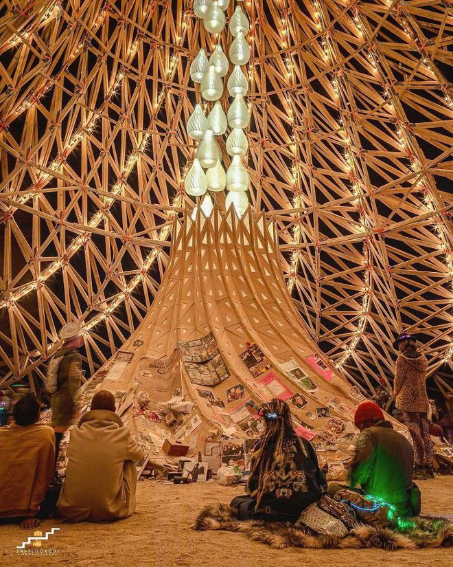 Chùm ảnh: Lễ hội hoang dại Burning Man 2018 sẽ khiến bạn ngỡ như đang lạc vào một bộ phim khoa học viễn tưởng - Ảnh 10.