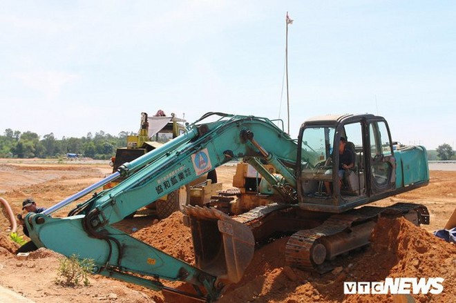 Ảnh: Cao tốc Đà Nẵng – Quảng Ngãi vẫn ngổn ngang sau ngày thông xe - Ảnh 13.