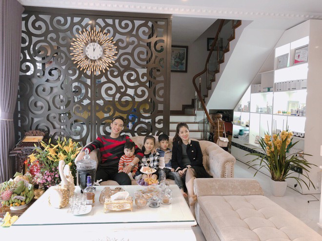 Hình xăm cô gái đeo khẩu trang: Chuyện bịa đặt xấu xí khiến người trong cuộc  bức xúc - Ảnh 5.