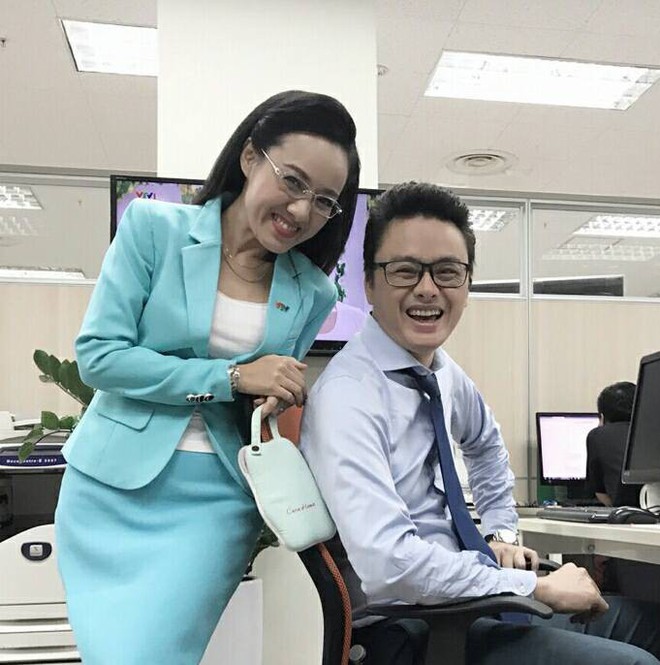 Ảnh thời trẻ đẹp trai như diễn viên Hàn Quốc của BTV Bản tin Thời sự 19h - Ảnh 2. Ảnh thời trẻ đẹp trai như diễn viên Hàn Quốc của BTV Bản tin Thời sự 19h - Ảnh 2.