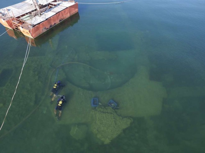 Cái hồ này có một bí mật cổ đại mà phải mất cả trăm năm con người mới phát hiện ra - Ảnh 2.