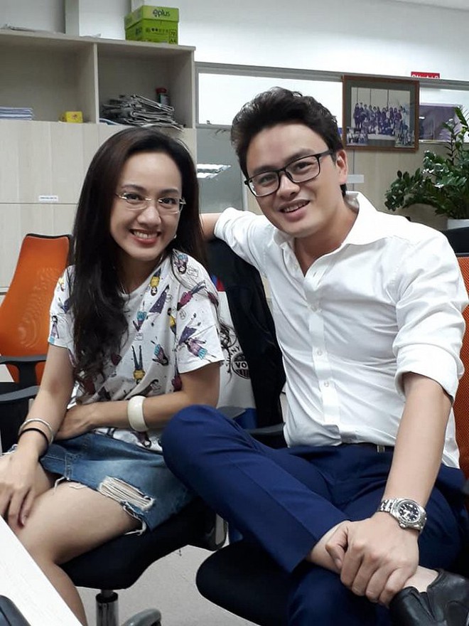 Ảnh thời trẻ đẹp trai như diễn viên Hàn Quốc của BTV Bản tin Thời sự 19h - Ảnh 3. Ảnh thời trẻ đẹp trai như diễn viên Hàn Quốc của BTV Bản tin Thời sự 19h - Ảnh 3.