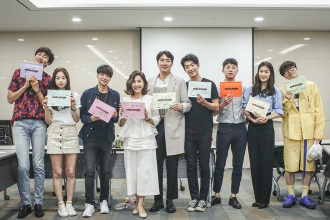 Không chỉ mỹ nhân, cả bạn diễn nam cũng không dám đứng gần 3 sao nam xứ Hàn cao mét 9 này! - Ảnh 3.