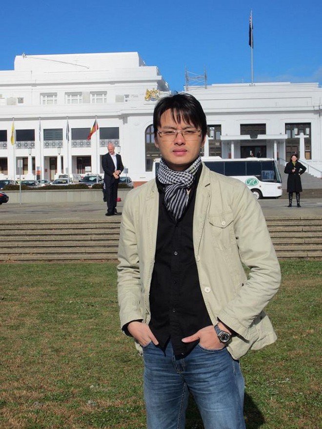 Ảnh thời trẻ đẹp trai như diễn viên Hàn Quốc của BTV Bản tin Thời sự 19h - Ảnh 6. Ảnh thời trẻ đẹp trai như diễn viên Hàn Quốc của BTV Bản tin Thời sự 19h - Ảnh 6.