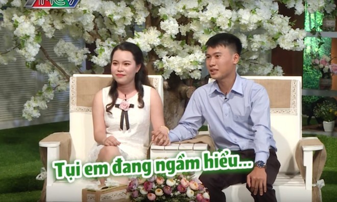 Nhờ khả năng “bắn” tiếng Anh, chàng học viên tán tỉnh cô giáo ngay trong quán bún cá - Ảnh 1.