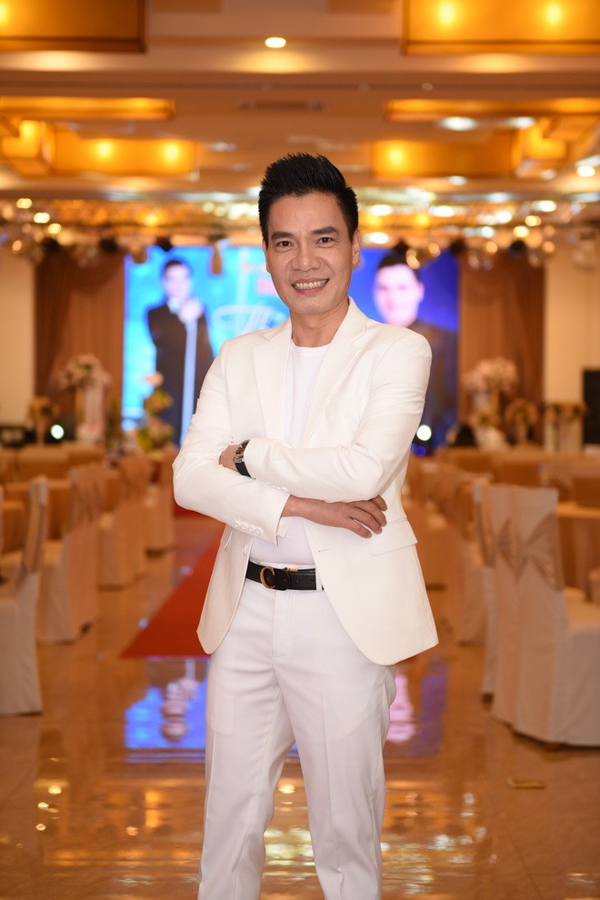 Sao Việt đến chúc mừng ca sĩ Huy Cường ra mắt album mới - Ảnh 1.
