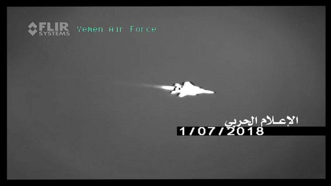 Houthi công bố khoảnh khắc tên lửa biến cả F-15 và Tornado thành bó đuốc: Không lối thoát - Ảnh 1.