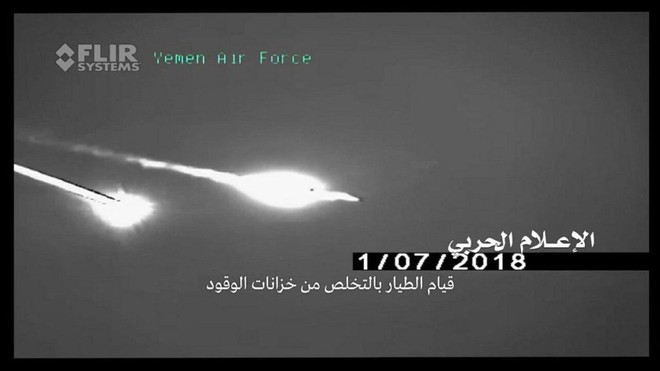 Houthi công bố khoảnh khắc tên lửa biến cả F-15 và Tornado thành bó đuốc: Không lối thoát - Ảnh 2.